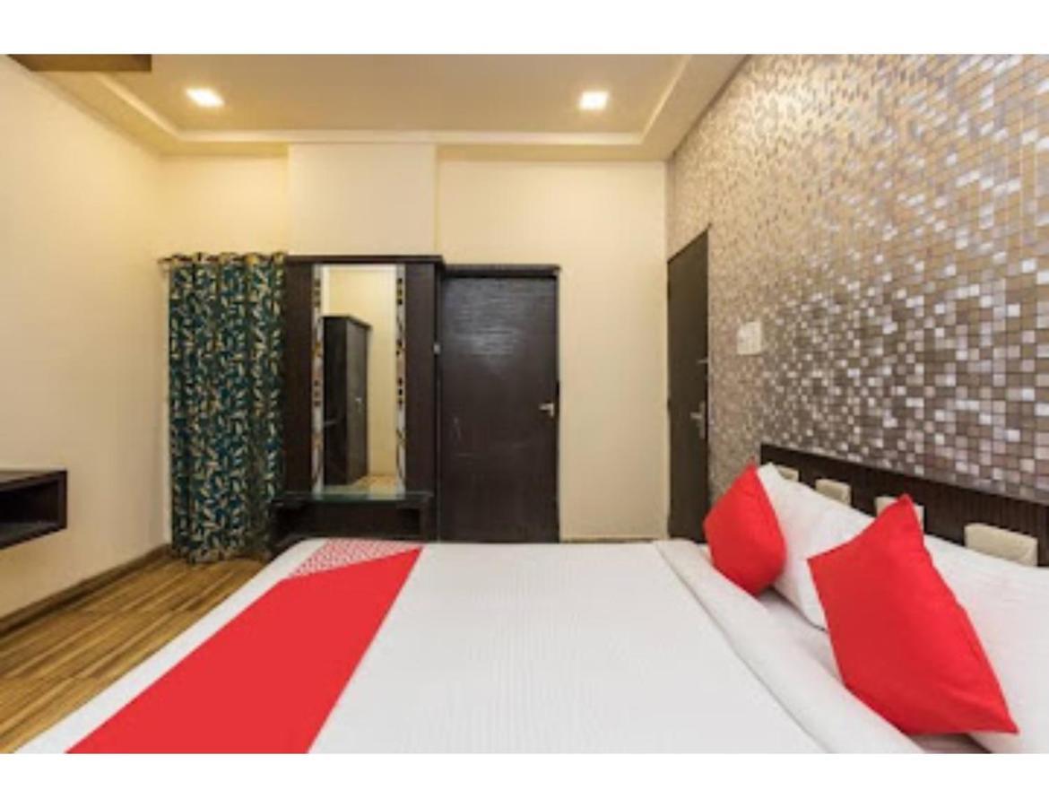 Hotel Shree Shyam Palace, אויאיין מראה חיצוני תמונה
